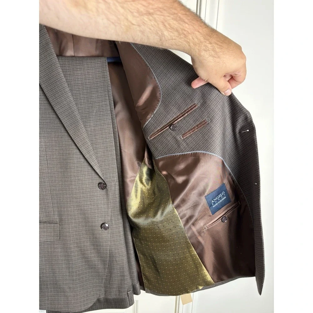 NWT!! Angelo Rossi 2-Piece Suit, Dark Tope, Jacket 44R, Pants 38 Waist.